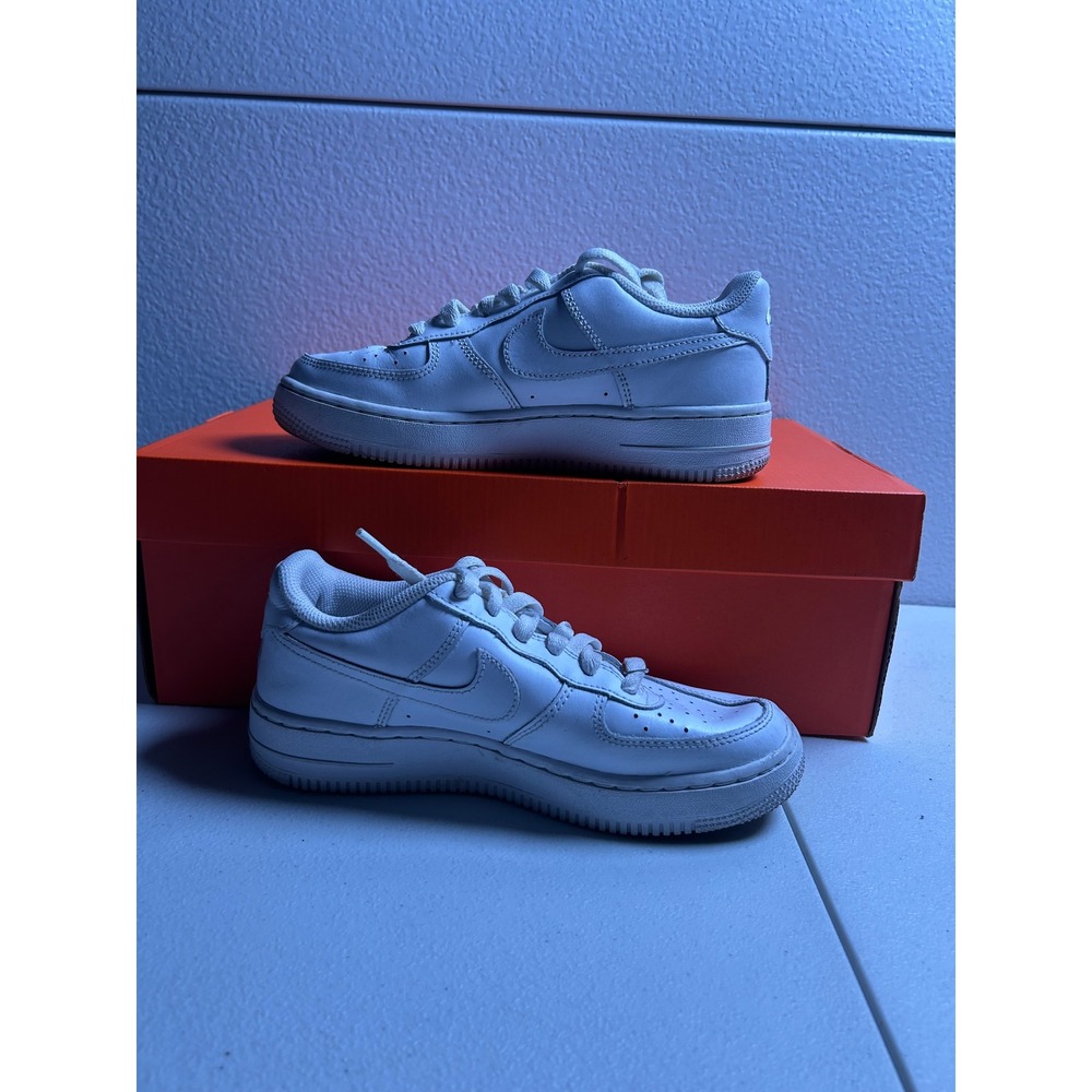 Nike Air Force 1 Low Triple White Kids Size 4.5Y 6W #2926 - Picture 2 of 6